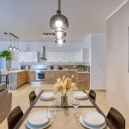 New! - Bright And Spacious 3 Double Bedroom In Malta By Sf Homes * Naxxar