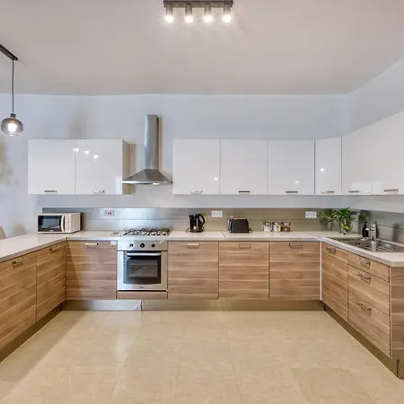New! - Bright And Spacious 3 Double Bedroom In Malta By Sf Homes Naxxar