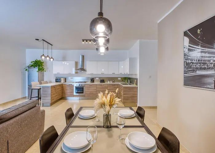 New! - Bright And Spacious 3 Double Bedroom In Malta By Sf Homes * Naxxar