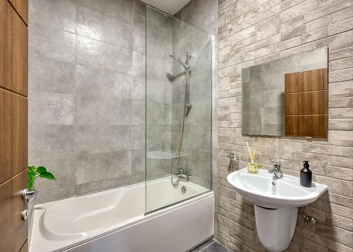 Apartament New! - Bright And Spacious 3 Double Bedroom In Malta By Sf Homes *