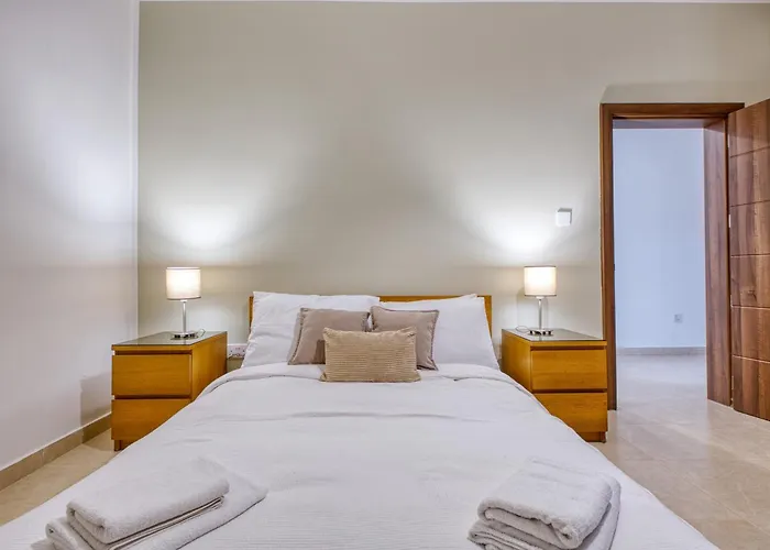 New! - Bright And Spacious 3 Double Bedroom In Malta By Sf Homes * Naxxar