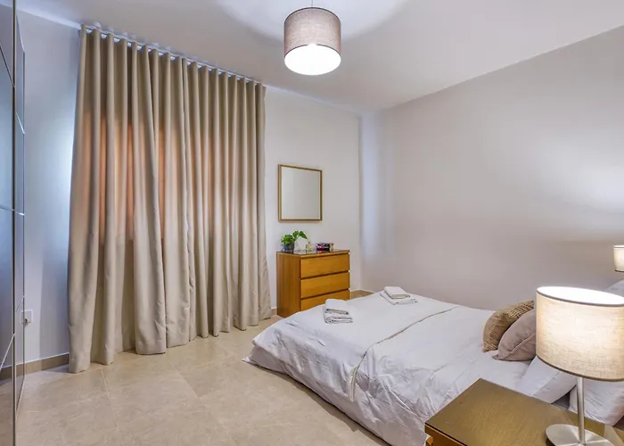 Apartament New! - Bright And Spacious 3 Double Bedroom In Malta By Sf Homes