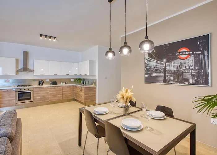 Apartament New! - Bright And Spacious 3 Double Bedroom In Malta By Sf Homes *